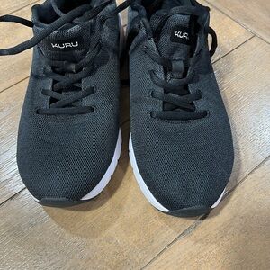 Preloved Women’s KURU Black Athletic Shoes